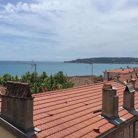 Sejour Authentique Avec Vue A