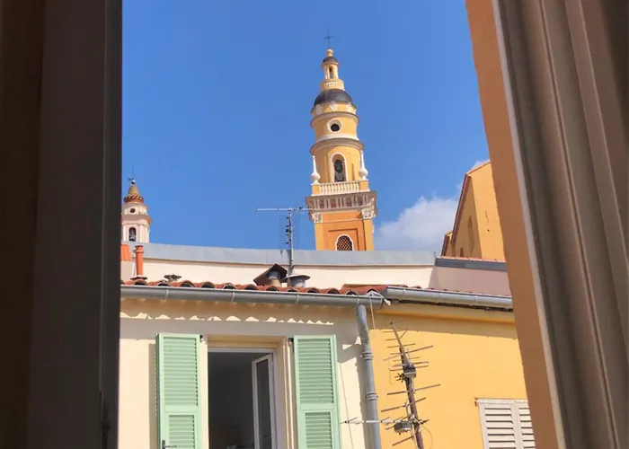 Sejour Authentique Avec Vue A Menton